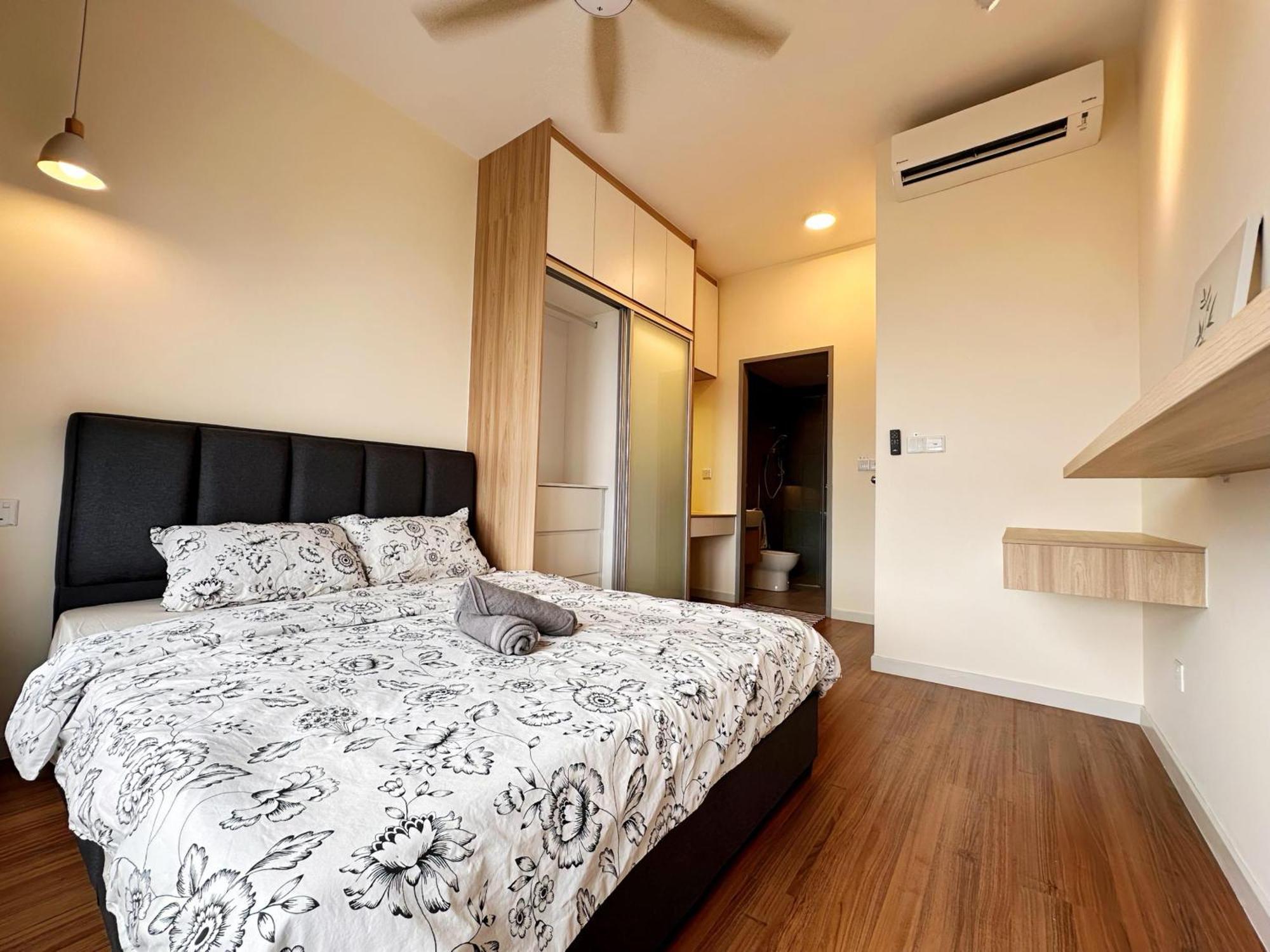 Cheras Luxury Gem 3br 5 Mins Lrt * Kuala Lumpur